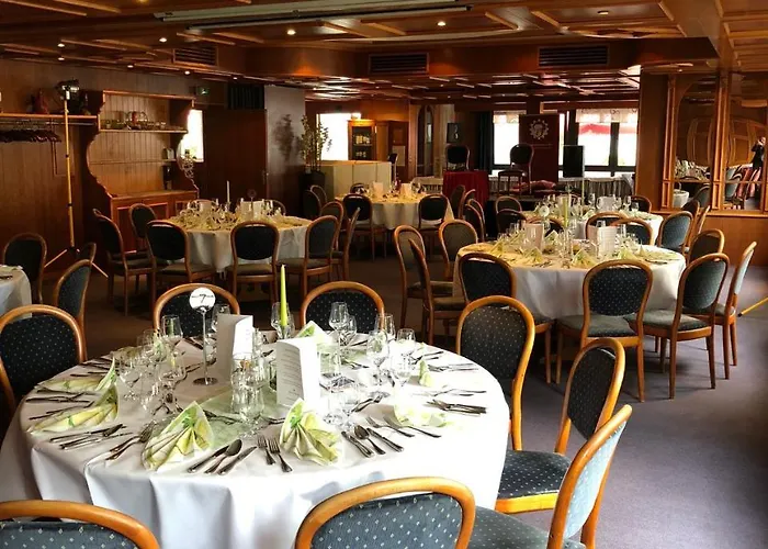 Hotel Hotel-restaurant Roter Hahn 3*